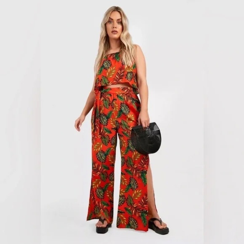 Boohoo | PLUS PALM PRINT TIE WAIST TROUSERS AND TOP CO-ORD